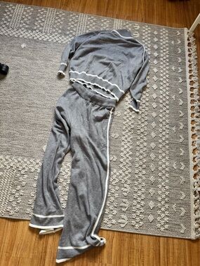 Lulú white Gray Knit Lounge Set with White Trim Accents